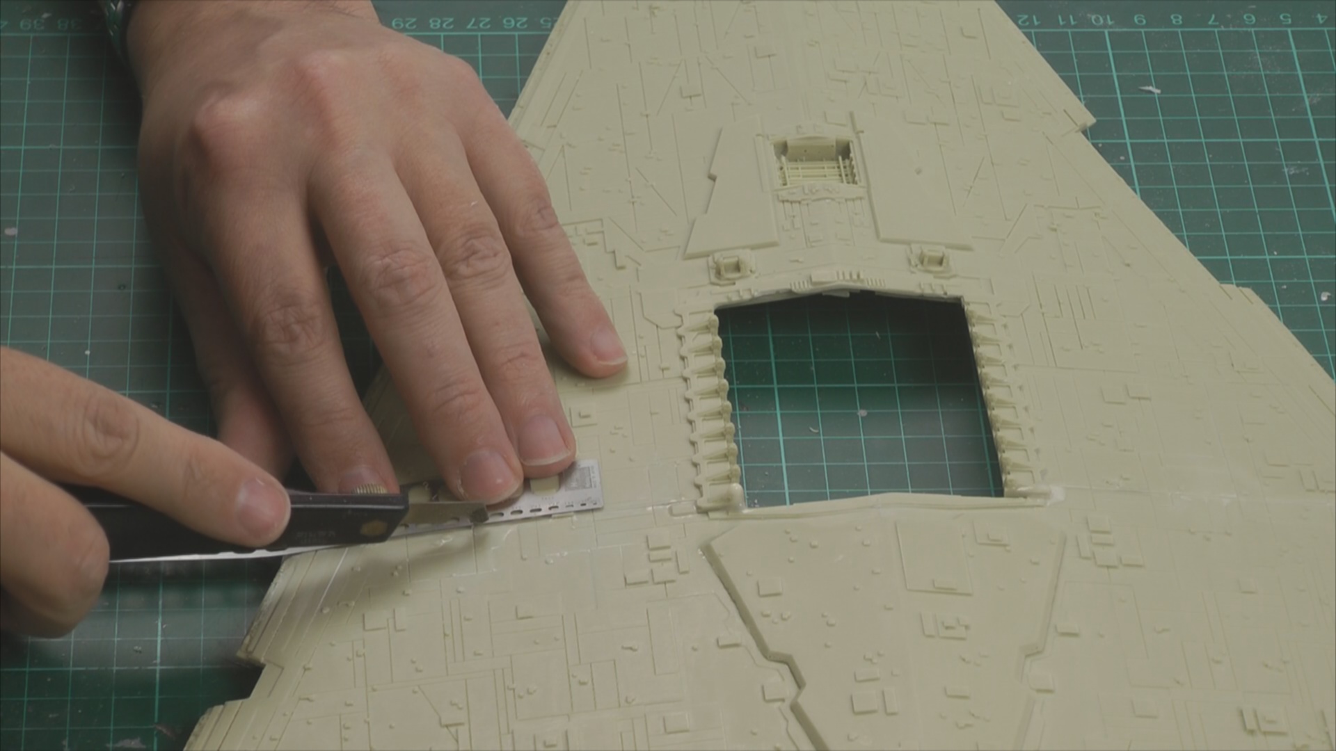 Imperial Avenger-Class Star Destroyer 1/2256 Resin Kit Imperial Avenger-Class Star Destroyer 1/2256 Resin Kit